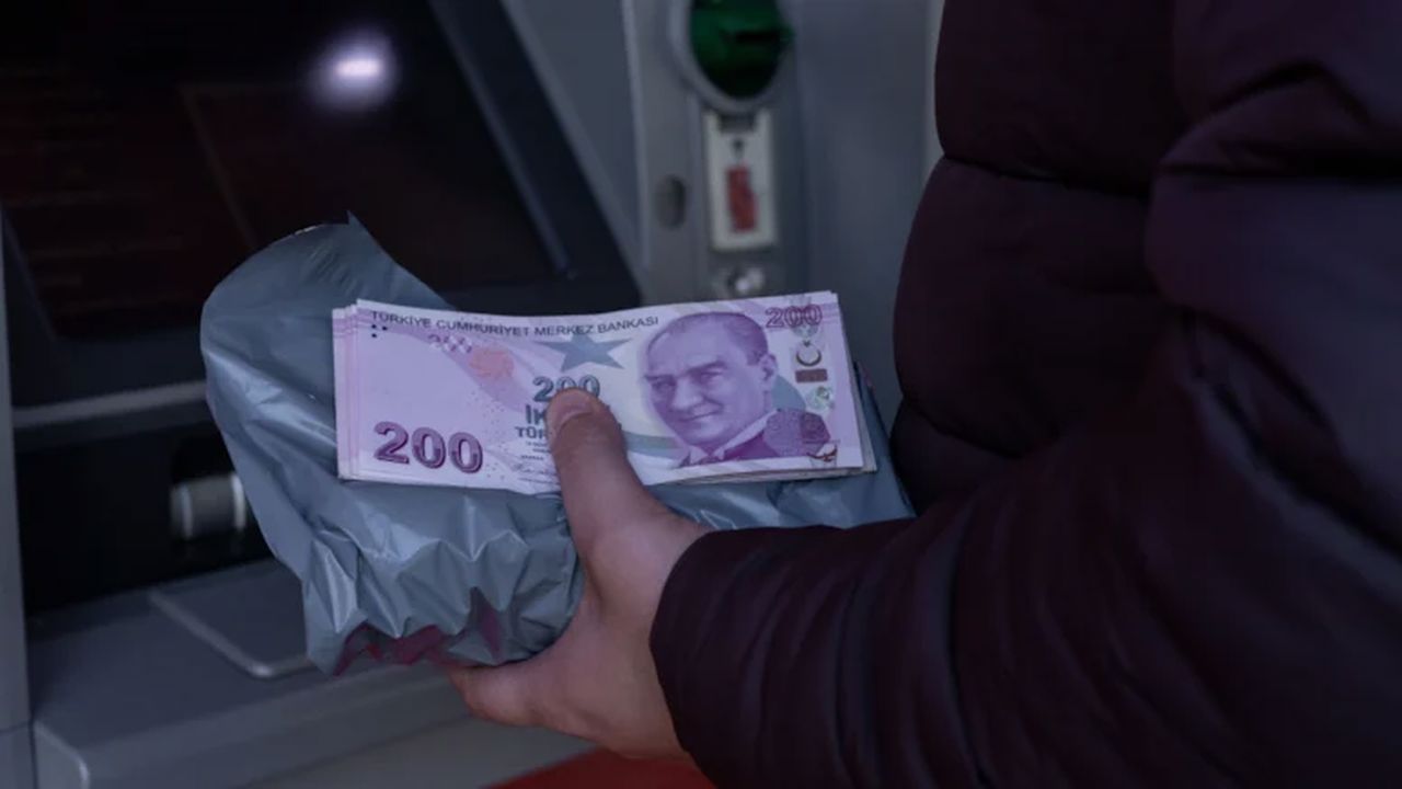 Maaşlardan Zorunlu Kesinti Geliyor: Yeni Emeklilik Modeli Bu Yıl Başlıyor