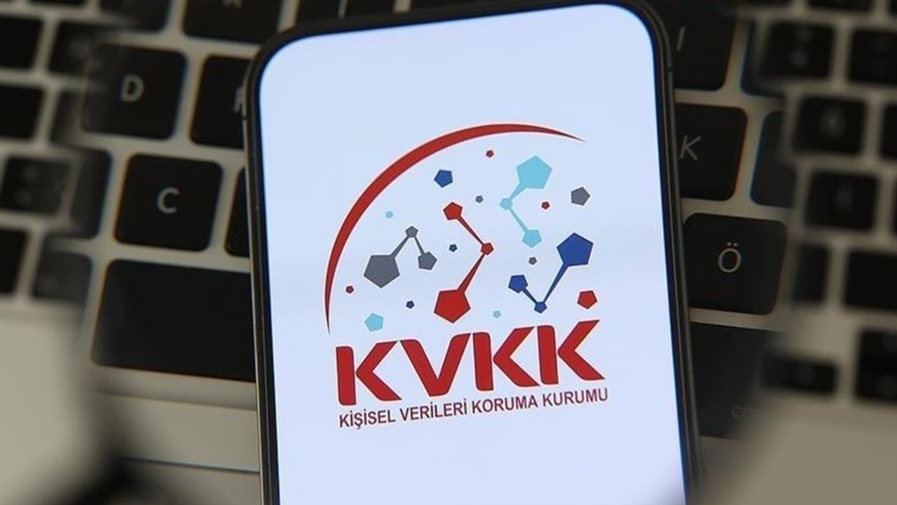 Sosyal Medyada 15 Yaş Dönemi Başlıyor: KVKK 6 Dev Platform için Düğmeye Bastı!