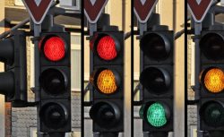 Trafik Lambalarına Yeni Renk Eklendi! İşte Beyaz Işığın Anlamı